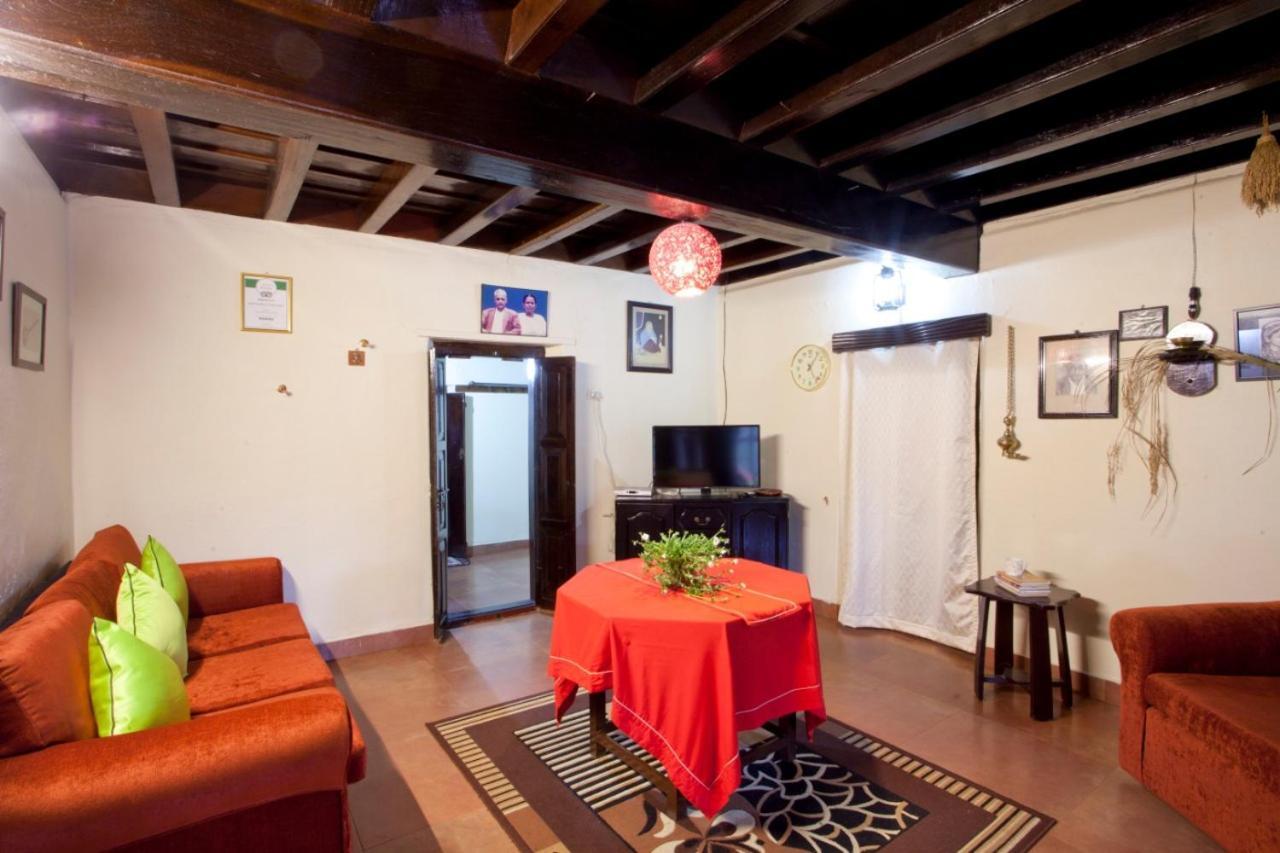 Sardar Bahadur'S Heritage Bungalow Estate Stay Napoklu Exterior photo
