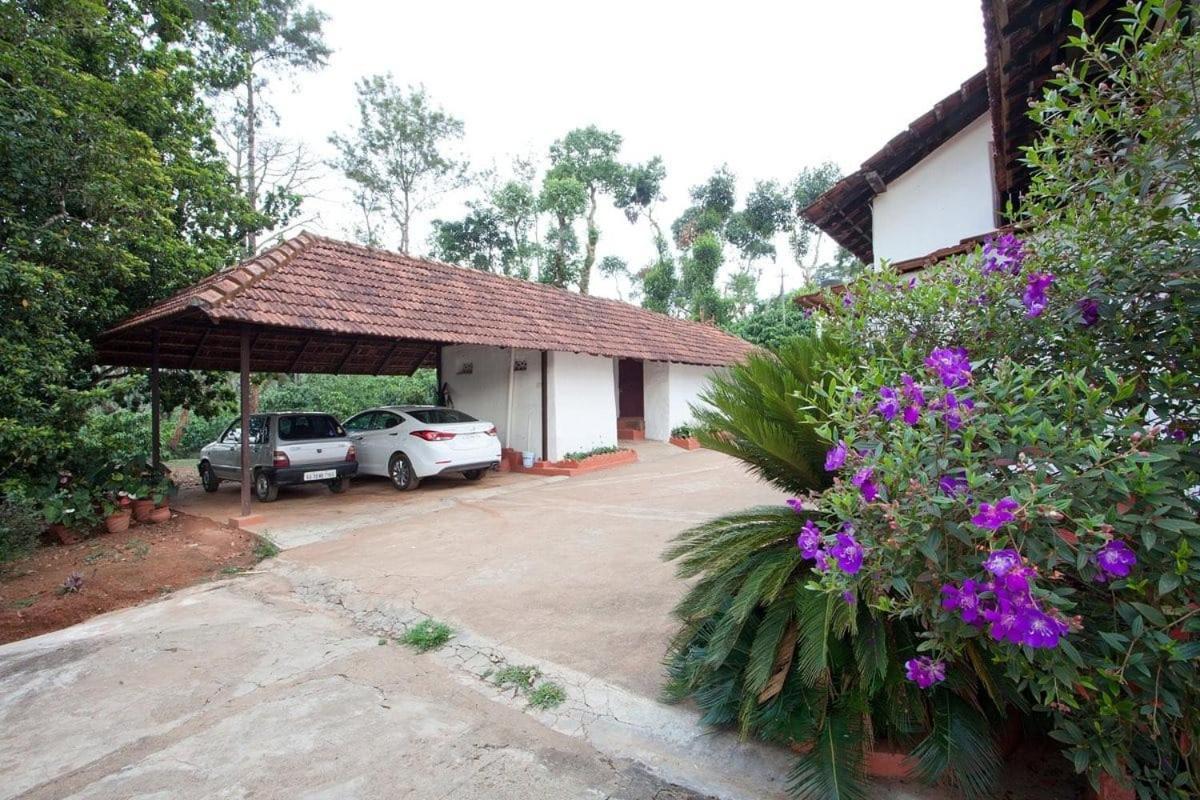 Sardar Bahadur'S Heritage Bungalow Estate Stay Napoklu Exterior photo