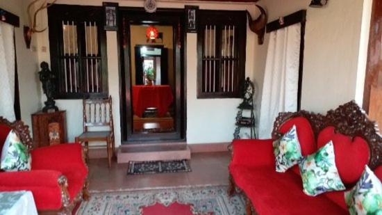 Sardar Bahadur'S Heritage Bungalow Estate Stay Napoklu Exterior photo