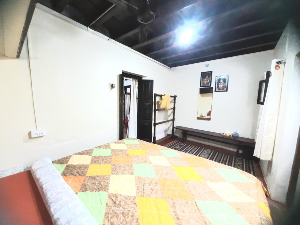 Sardar Bahadur'S Heritage Bungalow Estate Stay Napoklu Exterior photo