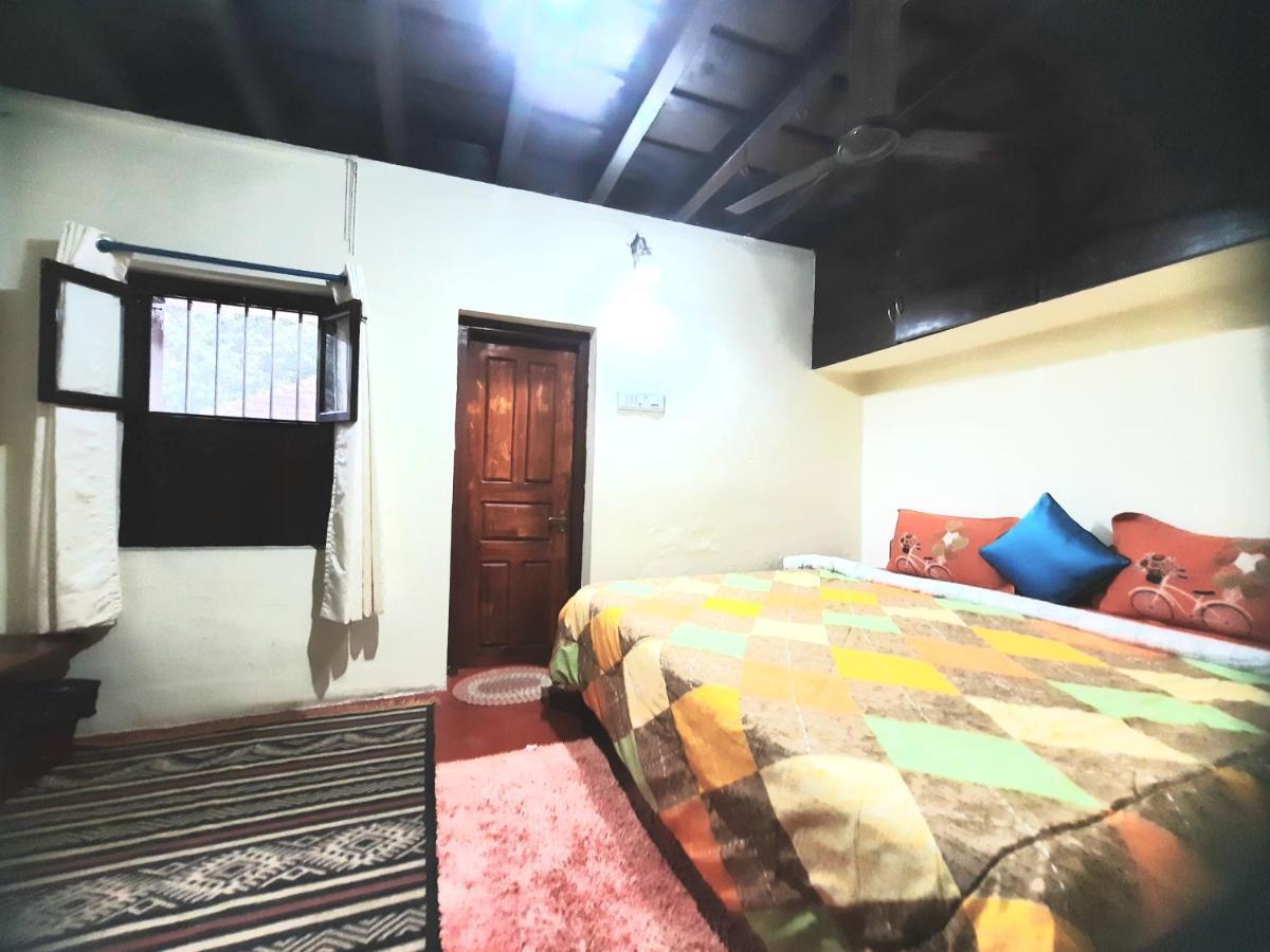 Sardar Bahadur'S Heritage Bungalow Estate Stay Napoklu Exterior photo
