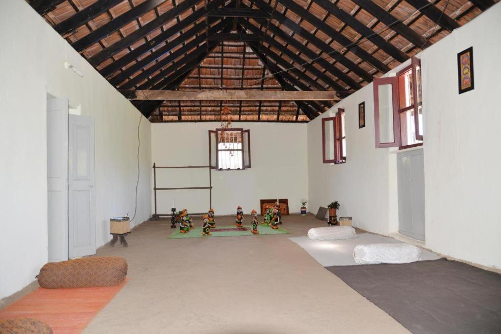 Sardar Bahadur'S Heritage Bungalow Estate Stay Napoklu Exterior photo