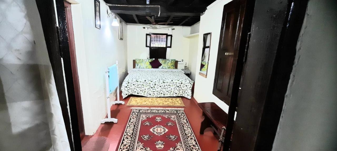 Sardar Bahadur'S Heritage Bungalow Estate Stay Napoklu Exterior photo